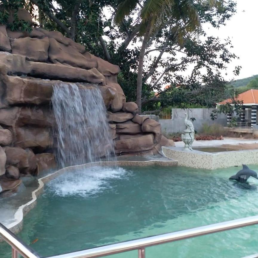 Mount Retreat Resorts - มทุราย ภายนอก รูปภาพ