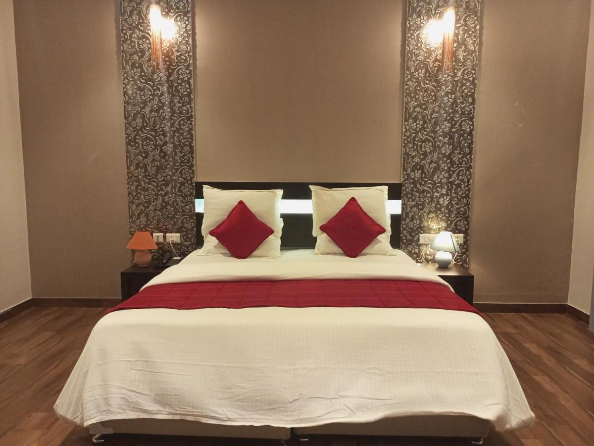 Mount Retreat Resorts - มทุราย ภายนอก รูปภาพ